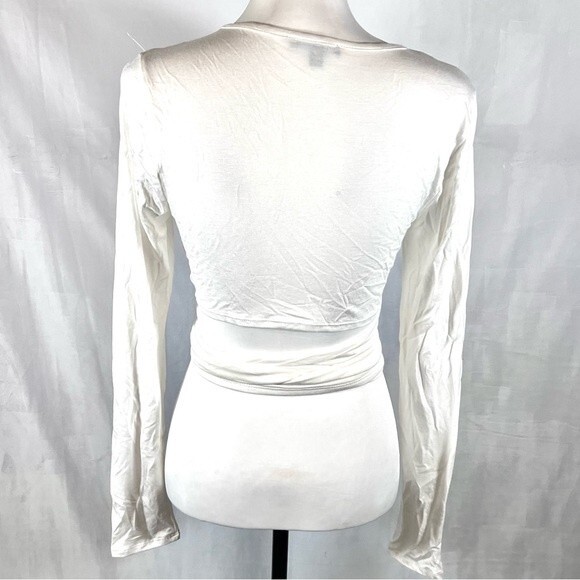 Fashion Nova long sleeve white tie waist cutout wrap crop top size large - Picture 6 of 8